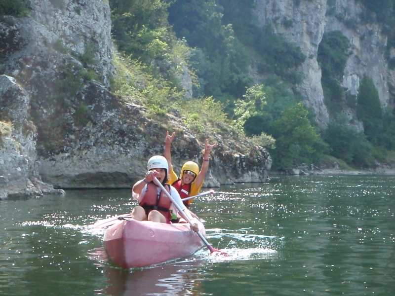 Village Camps International Summer Camp Ard&egrave;che, France 2019-07-26 https://www.villagecamps.com/journals_admin/images/16-25-Isis and Eric.jpg
